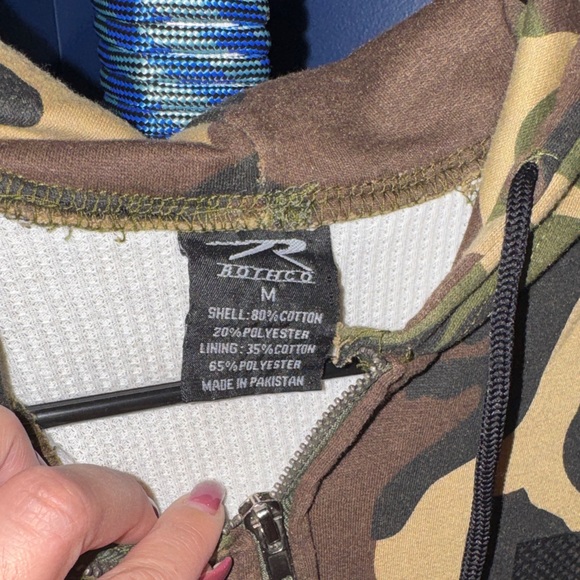 ROTHCO - Camo Thermal Lined Hoodie with Flag Design Size Medium - Picture 4 of 17